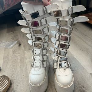 Demonia platform boots